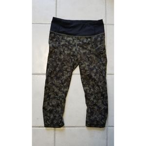 Lululemon Camo Capri Leggings